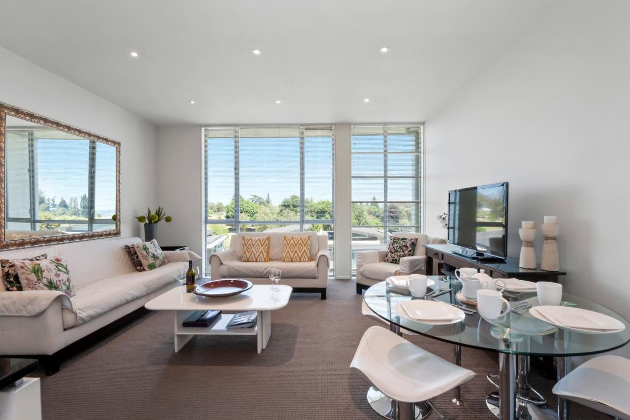 Marinaside Villa - Taupo Holiday Apartment Luaran gambar