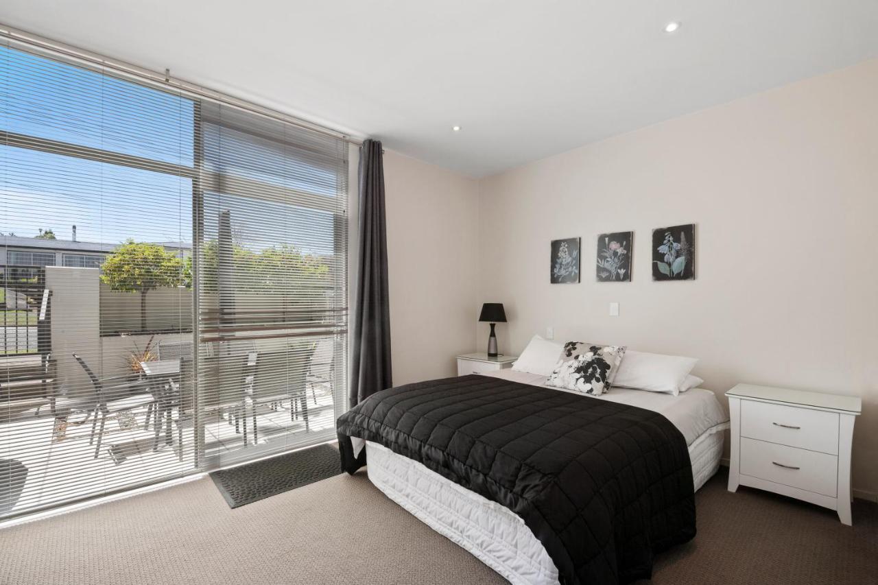 Marinaside Villa - Taupo Holiday Apartment Luaran gambar